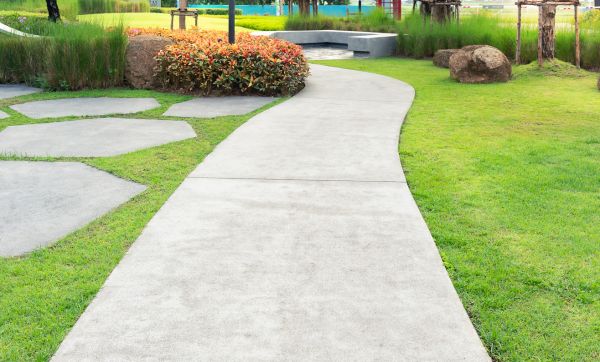 Concrete Sidewalk Installation in Frisco
